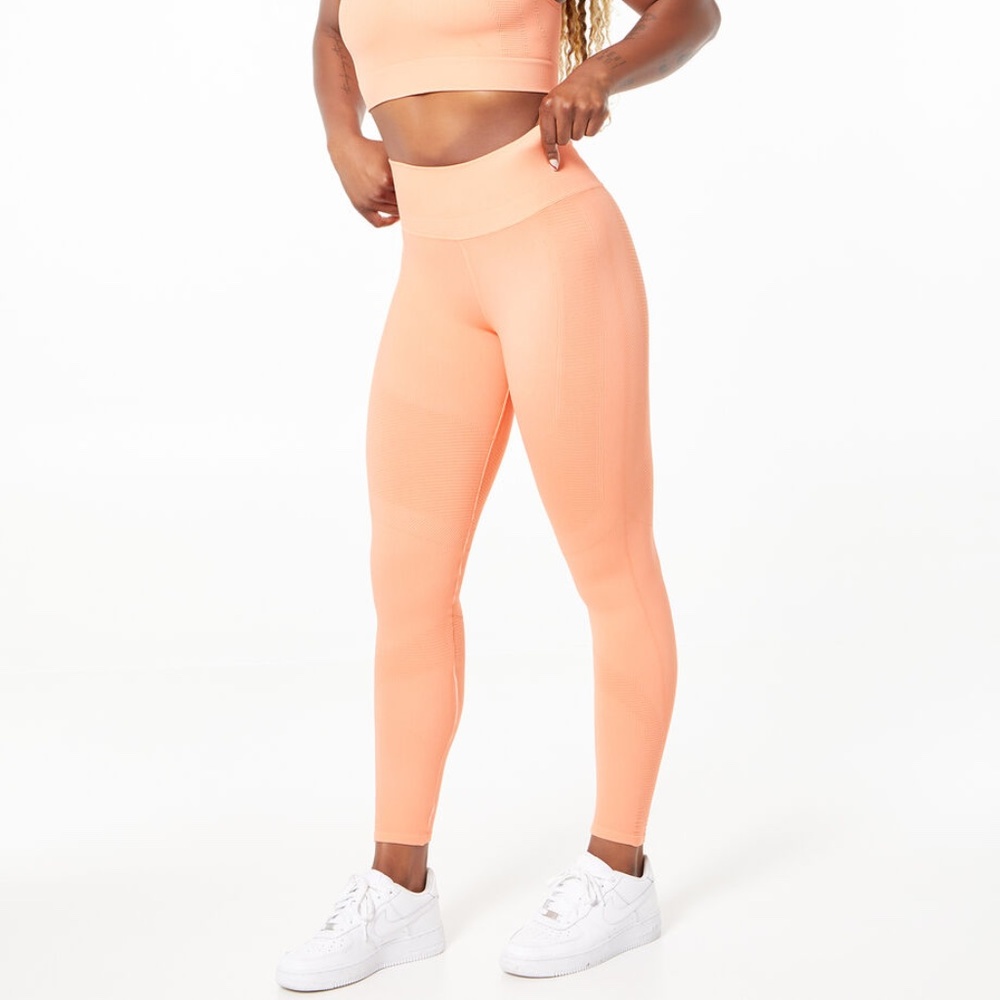NUX x SoulCycle One By One Seamless Legging Peach | Size Medium